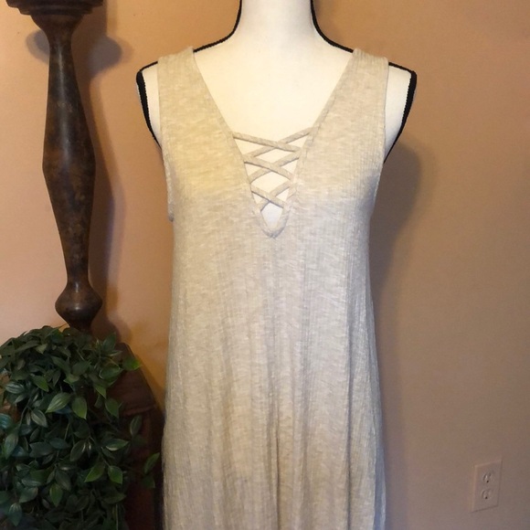 Lazy Sunday’s comfy tan dress - Picture 2 of 4